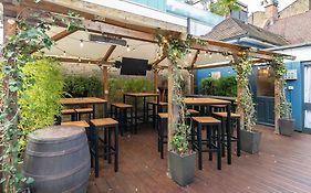 The Bridge Pub & Rooms